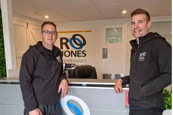 RO Jones Panelbeaters 